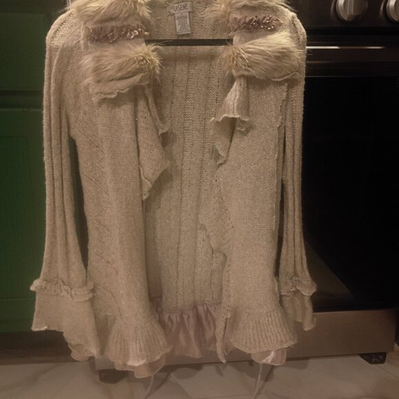 Sweater - Picture 2 of 4